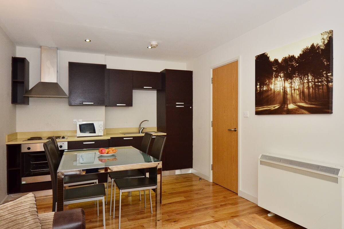 Standard Apartment, 1 Double Bed | Private kitchenette | Fridge, microwave, coffee/tea maker