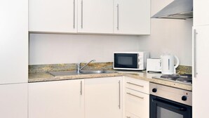 Deluxe Apartment, 2 Bedrooms | Bathroom | Hair dryer, towels - So Quartier Hotel (London)