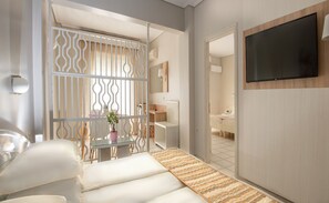 Camas Select Comfort, caja de seguridad en la habitación y escritorio 