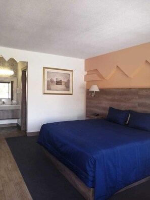 Doppelzimmer | Verdunkelungsvorhänge, Bügeleisen/Bügelbrett, kostenloses WLAN