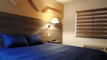 Cortinas blackout, tabla de planchar con plancha y wifi gratis