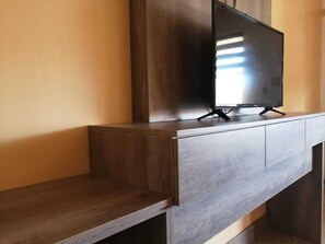 Verdunkelungsvorhänge, Bügeleisen/Bügelbrett, kostenloses WLAN