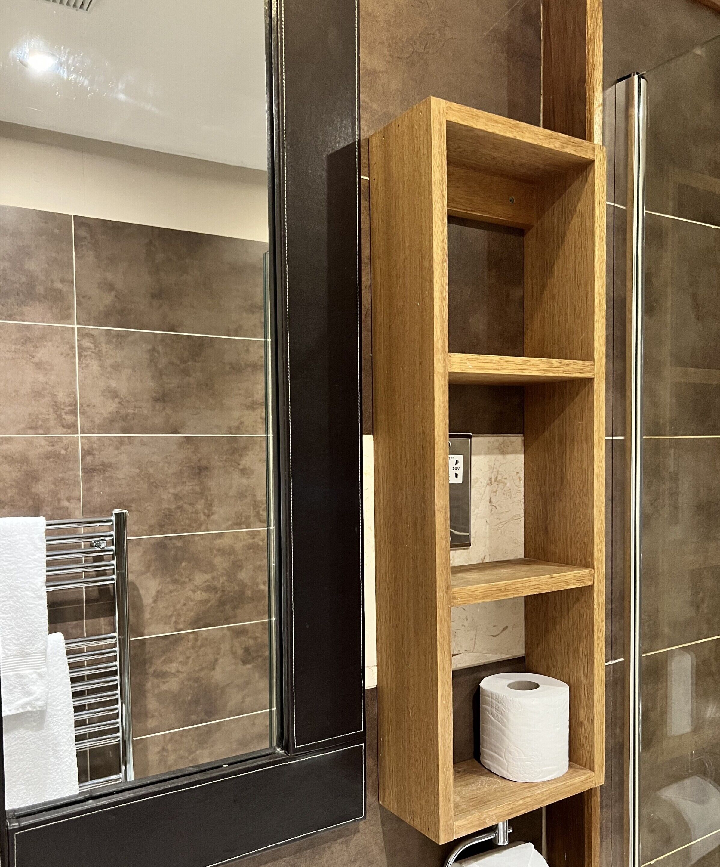 Economy Double Room, Ensuite | Bathroom