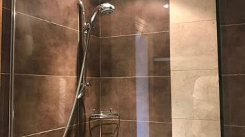 Standard Double Room, Ensuite | 1 bedroom, Egyptian cotton sheets, premium bedding, pillowtop beds