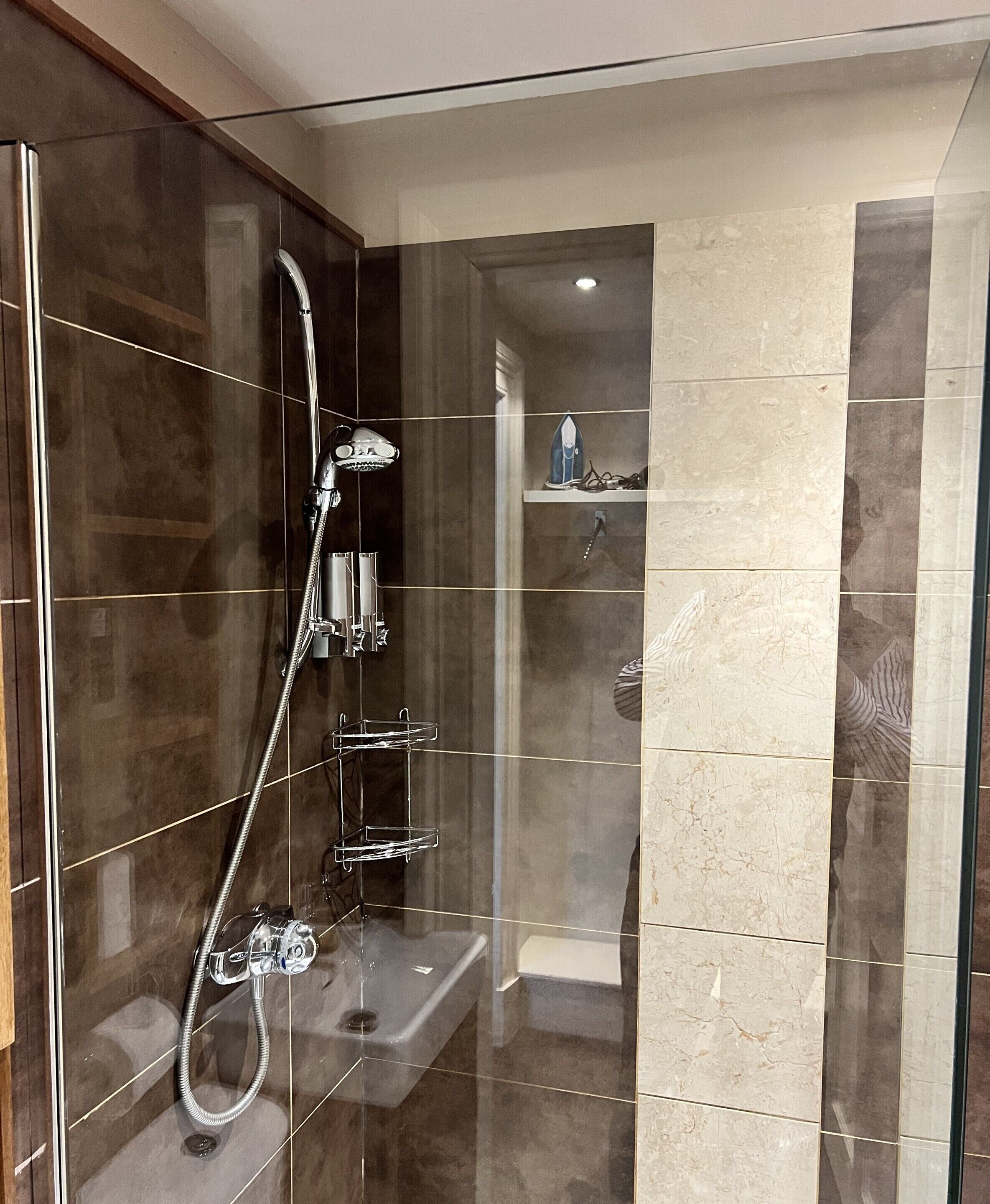 economy double room, ensuite | bathroom | hair dryer, towels, soap, shampoo