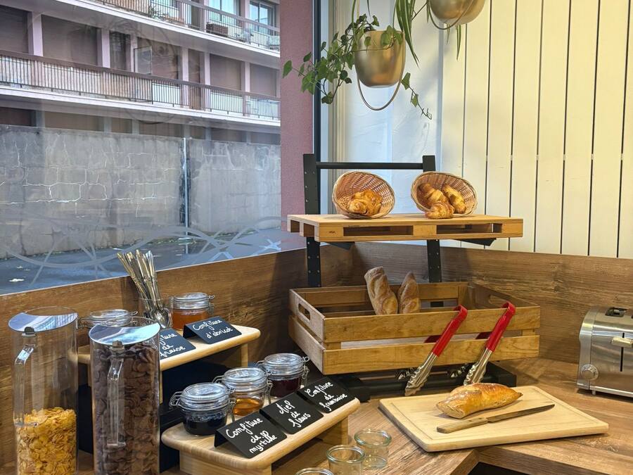 Daily buffet breakfast (EUR 12.9 per person)