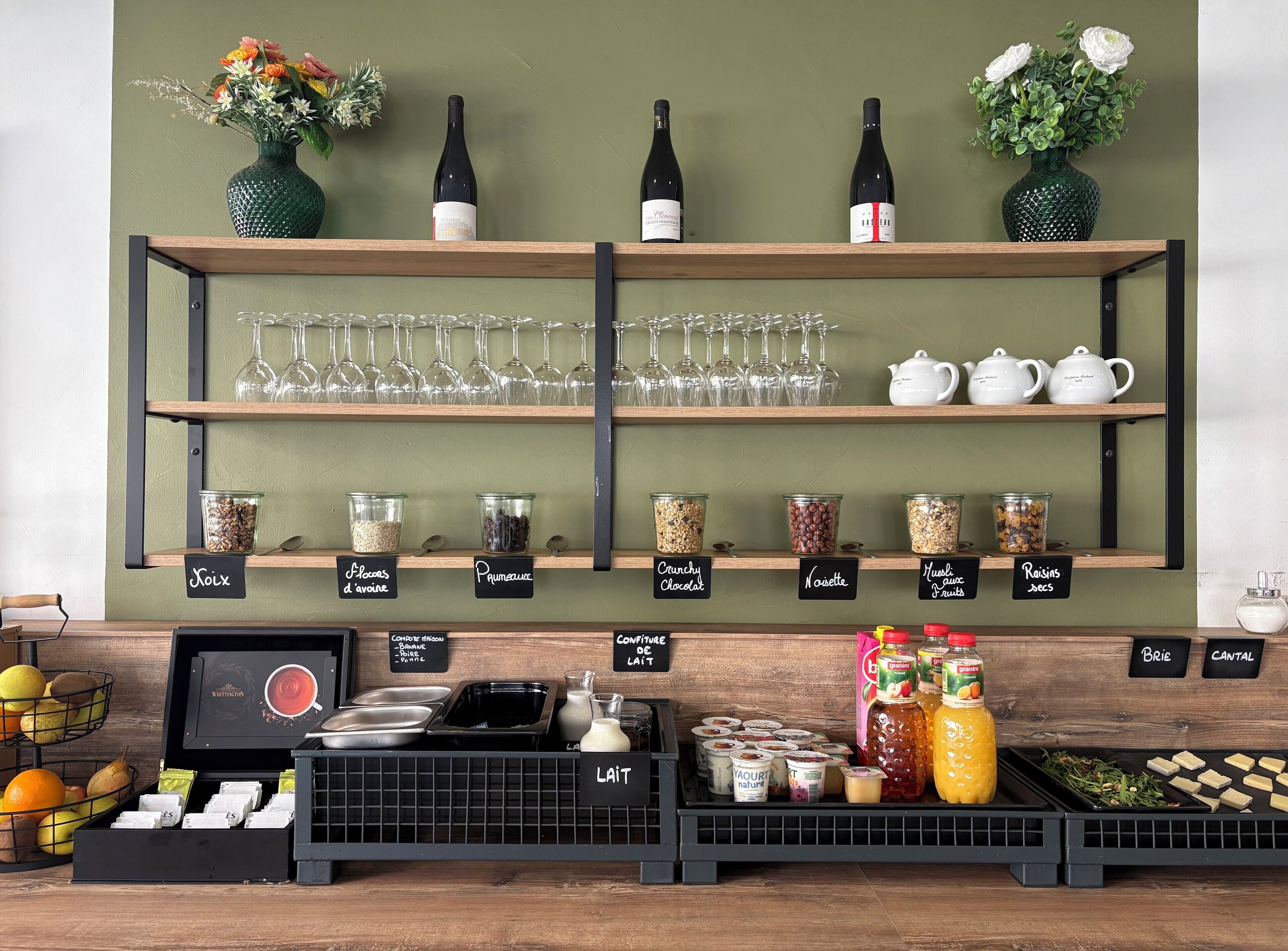 breakfast, lunch and dinner served