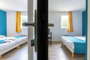 Bureau, lits bébé (gratuits), Wi-Fi gratuit, draps fournis