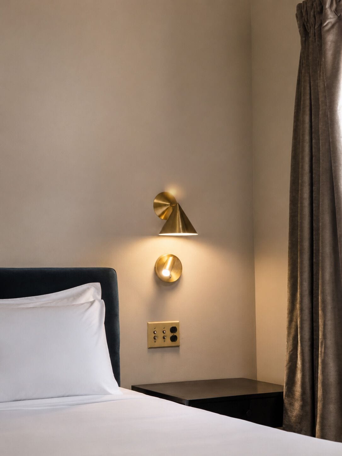 King Suite w/ Soaktub | Egyptian cotton sheets, premium bedding, memory foam beds