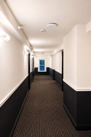 Interior - Hotel St. Moritz (Lake Placid)