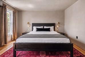  King Room | Egyptian cotton sheets, premium bedding, memory-foam beds - Hotel St. Moritz (Lake Placid)