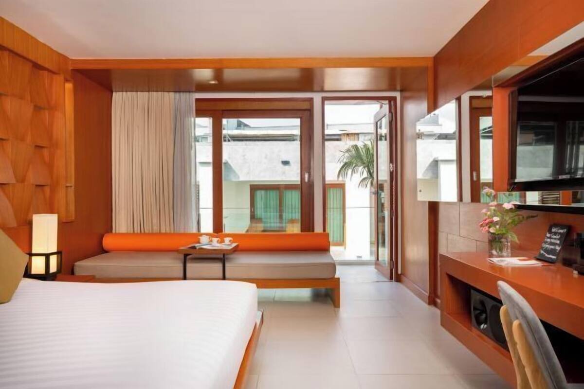 Roupas de cama premium, frigobar, cofres nos quartos, escrivaninha