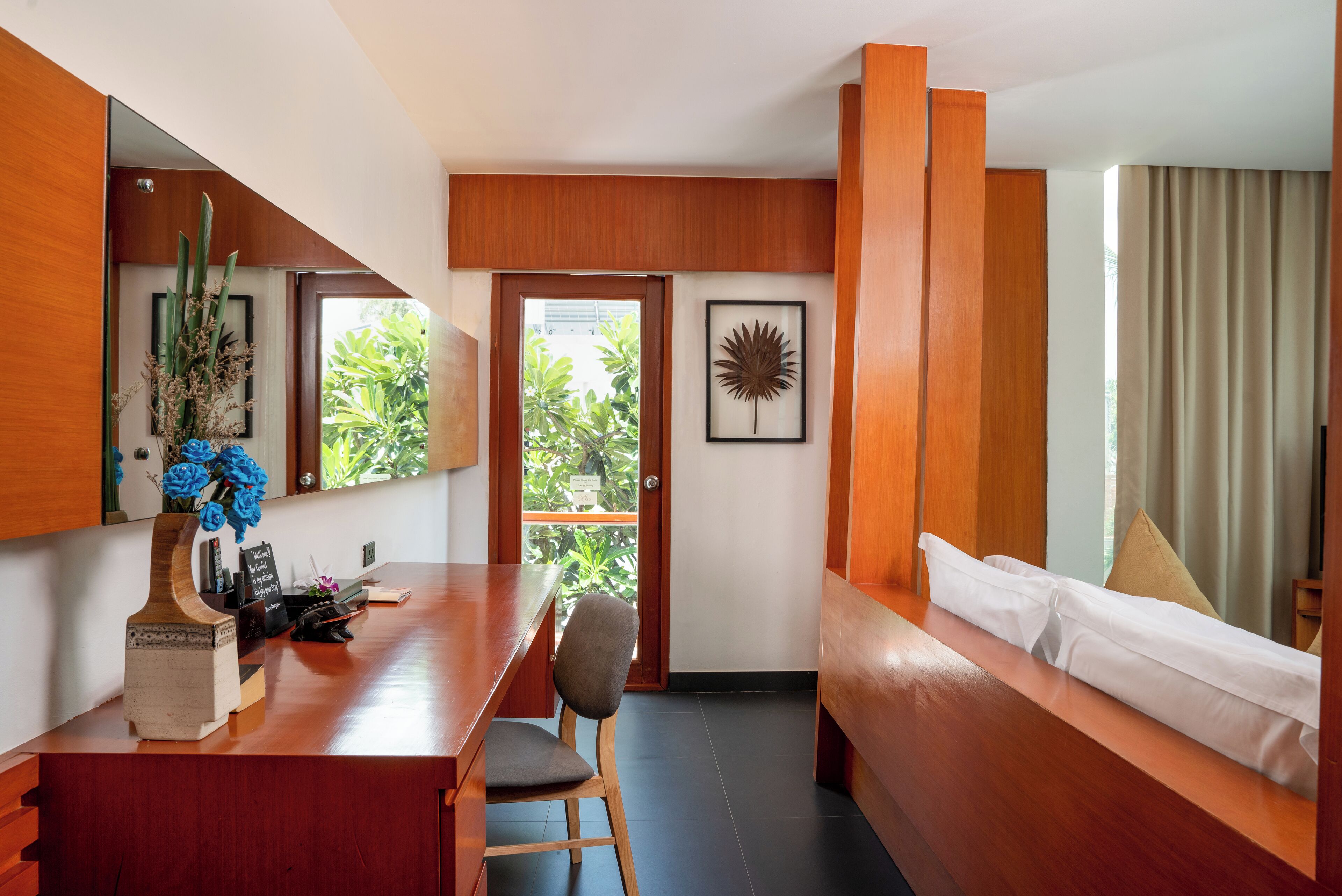 suite, 1 bedroom, sea view (free daily minibar) | 1 bedroom, premium bedding, minibar, in-room safe