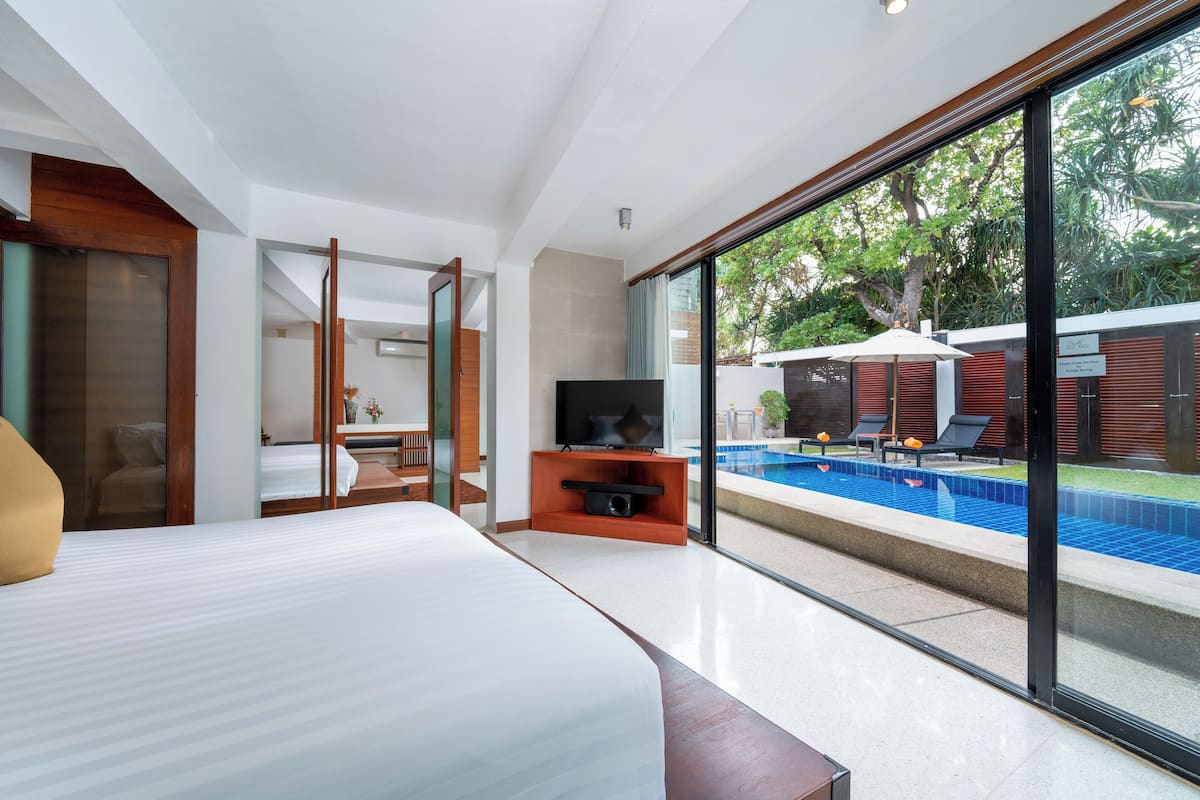 1 bedroom, premium bedding, minibar, in-room safe