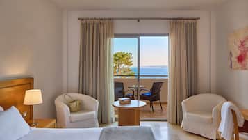 Deluxe Room, Sea View | 1 bedroom, premium bedding, minibar, in-room safe
