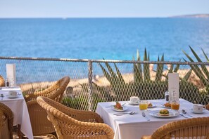 Free daily cooked-to-order breakfast  - Hotel Bendinat (Calvia)
