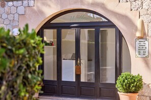 Body treatments, body scrubs, facials, reflexology - Hotel Bendinat (Calvia)