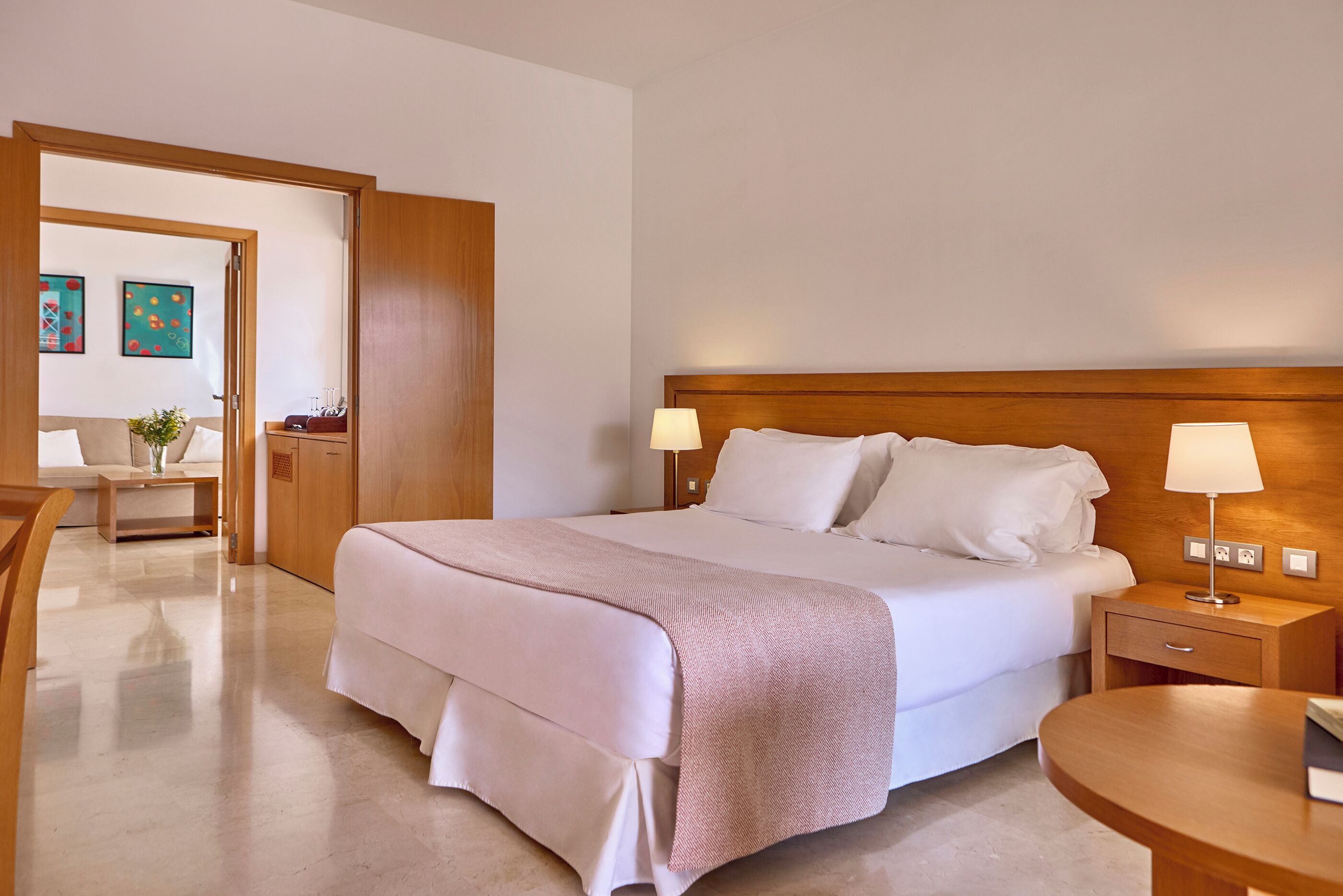 Premium bedding, minibar, in-room safe, desk