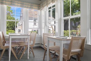 Free daily continental breakfast  - Carlisle House Inn (Nantucket)