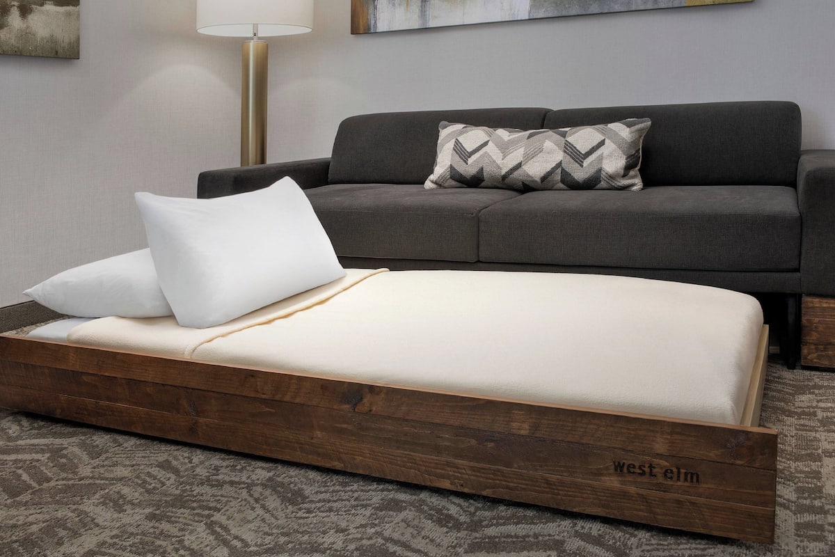 1 bedroom, premium bedding, in-room safe, desk