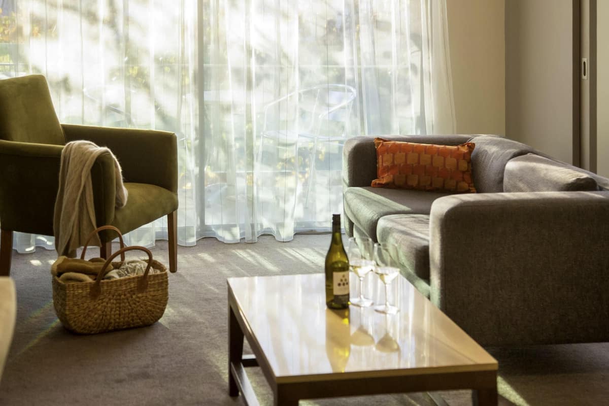 Suíte standard, 1 quarto | 1 quarto, roupas de cama premium, cofres nos quartos, escrivaninha