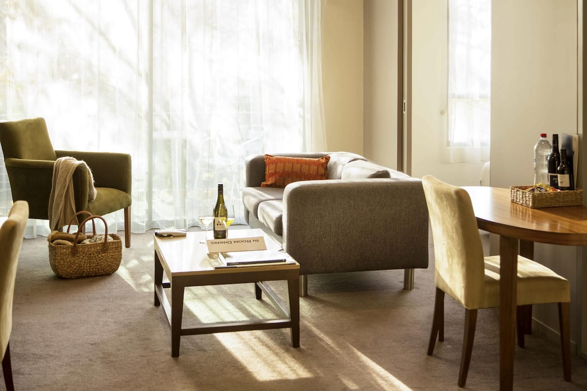 1 bedroom, premium bedding, in-room safe, desk