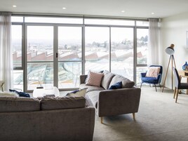 Apartment, 3 Bedrooms | 1 bedroom, premium bedding, in-room safe, desk