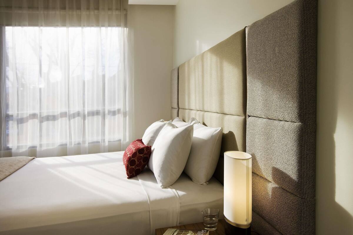 standard suite, 2 bedrooms | 1 bedroom, premium bedding, in-room safe, desk