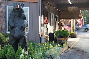 Front of property - Chalet Motel Whitefish (Whitefish)