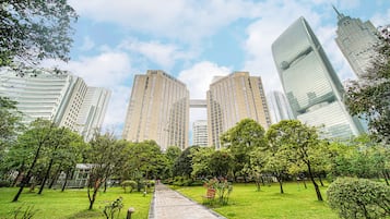1 bedroom, premium bedding, down comforters, minibar