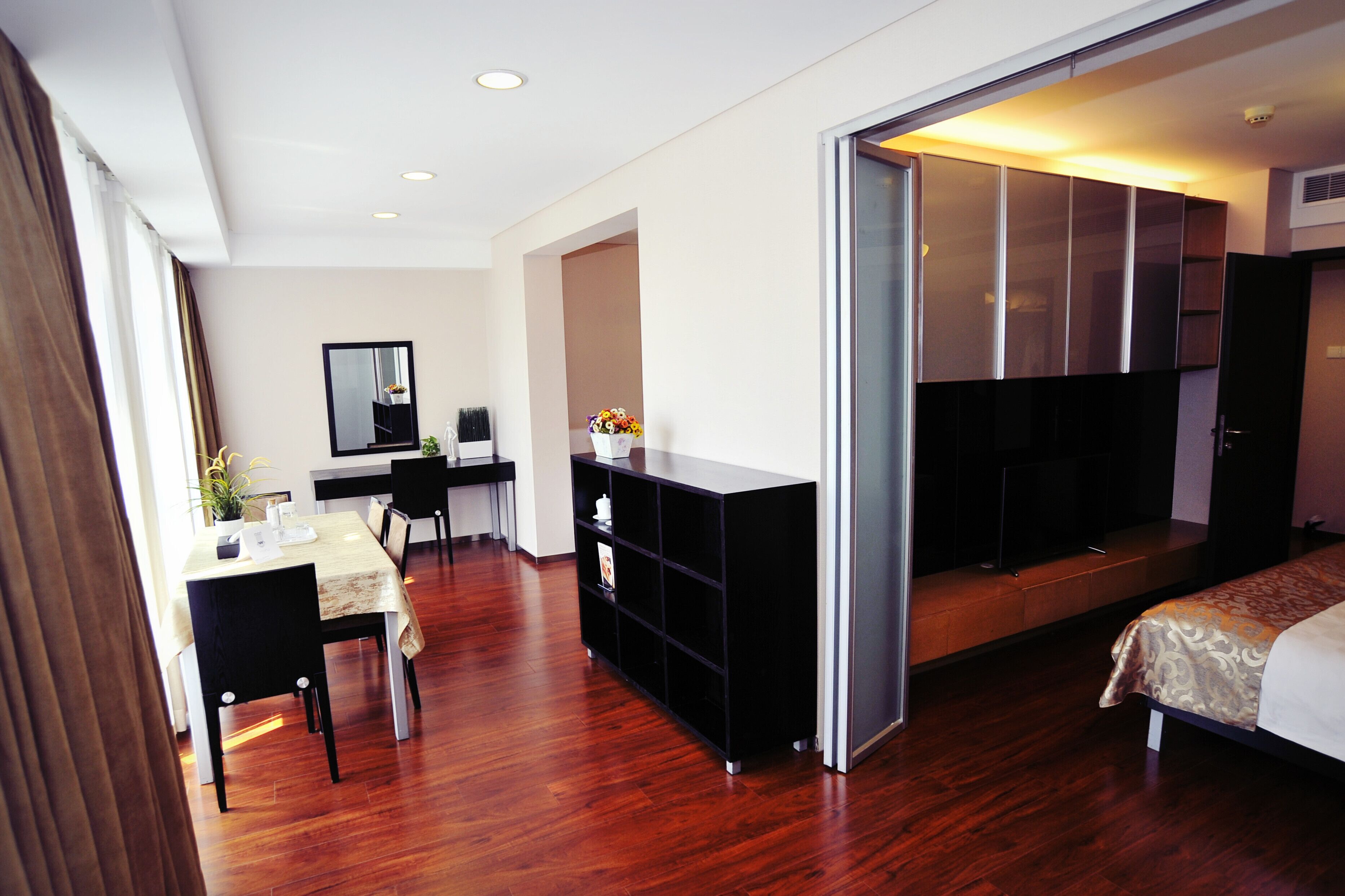 deluxe room | down duvets, in-room safe, blackout curtains, iron/ironing board