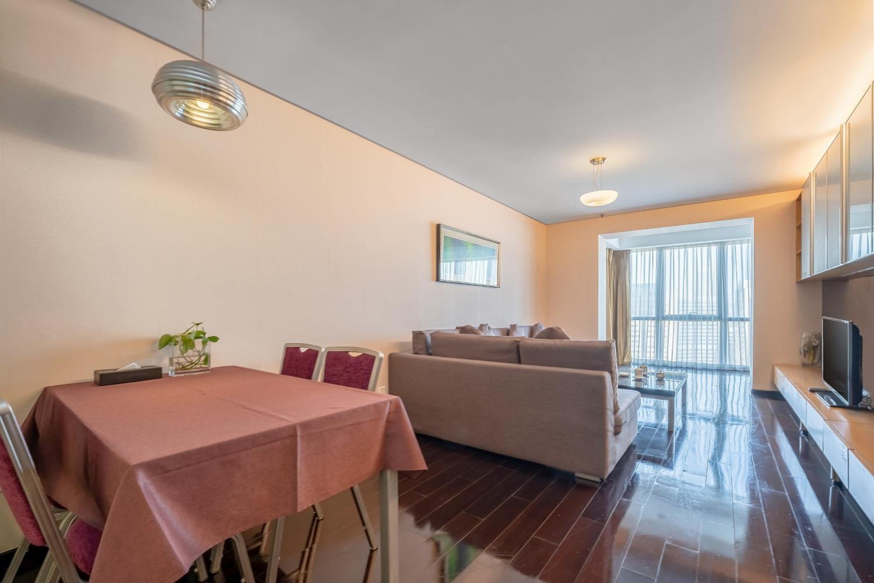 42-inch lcd tv with satellite channels, tv