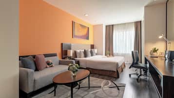 Executive Studio | 1 bedroom, in-room safe, desk, soundproofing