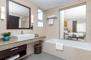 Executive Studio | Bilik Mandi | Gabungan pancuran/tab mandi, tab mandi rendaman dalam 