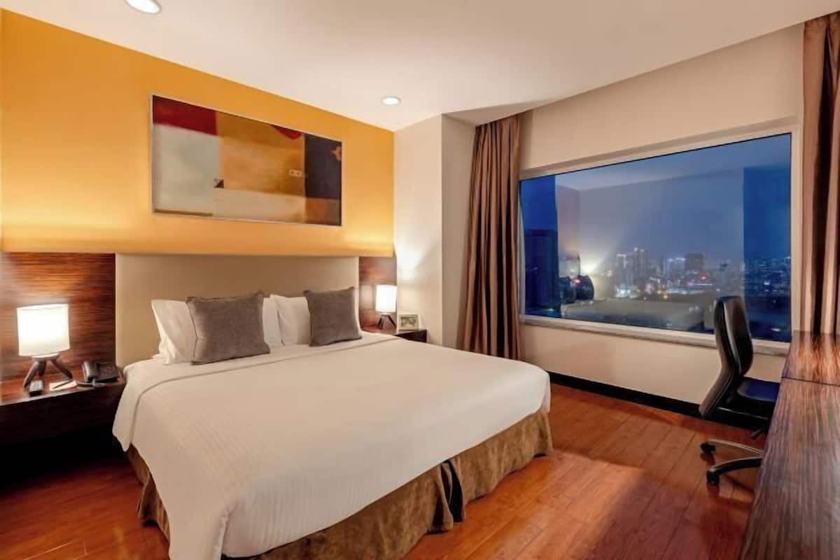 1 bedroom, in-room safe, desk, soundproofing