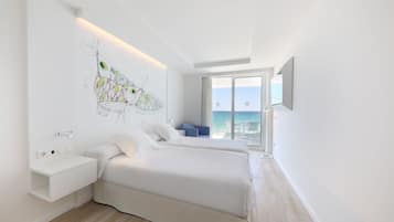 Minibar, in-room safe, desk, iron/ironing board