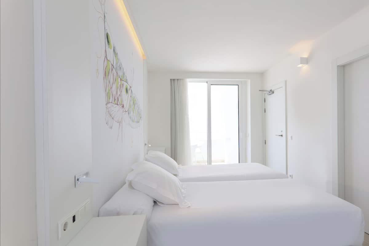 1 bedroom, minibar, in-room safe, desk
