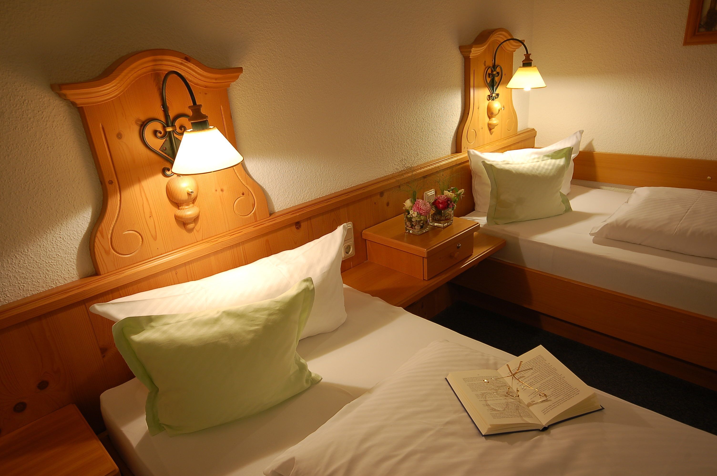 classic twin room | 1 bedroom, hypo-allergenic bedding, desk, free wifi