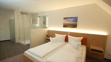 Comfort Double Room | Hypo-allergenic bedding, desk, free WiFi, bed sheets