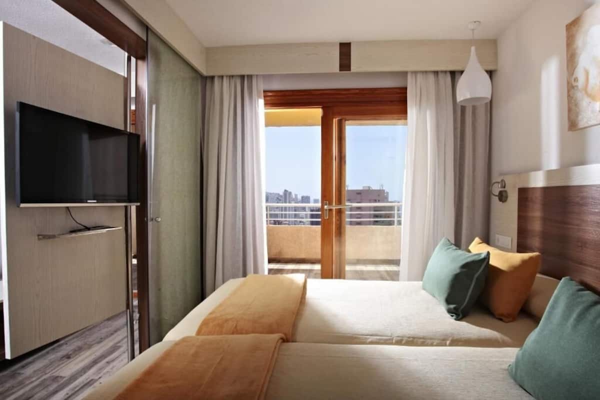 1 bedroom, in-room safe, desk, laptop workspace
