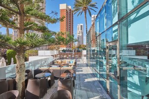 2 bars/lounges, poolside bar