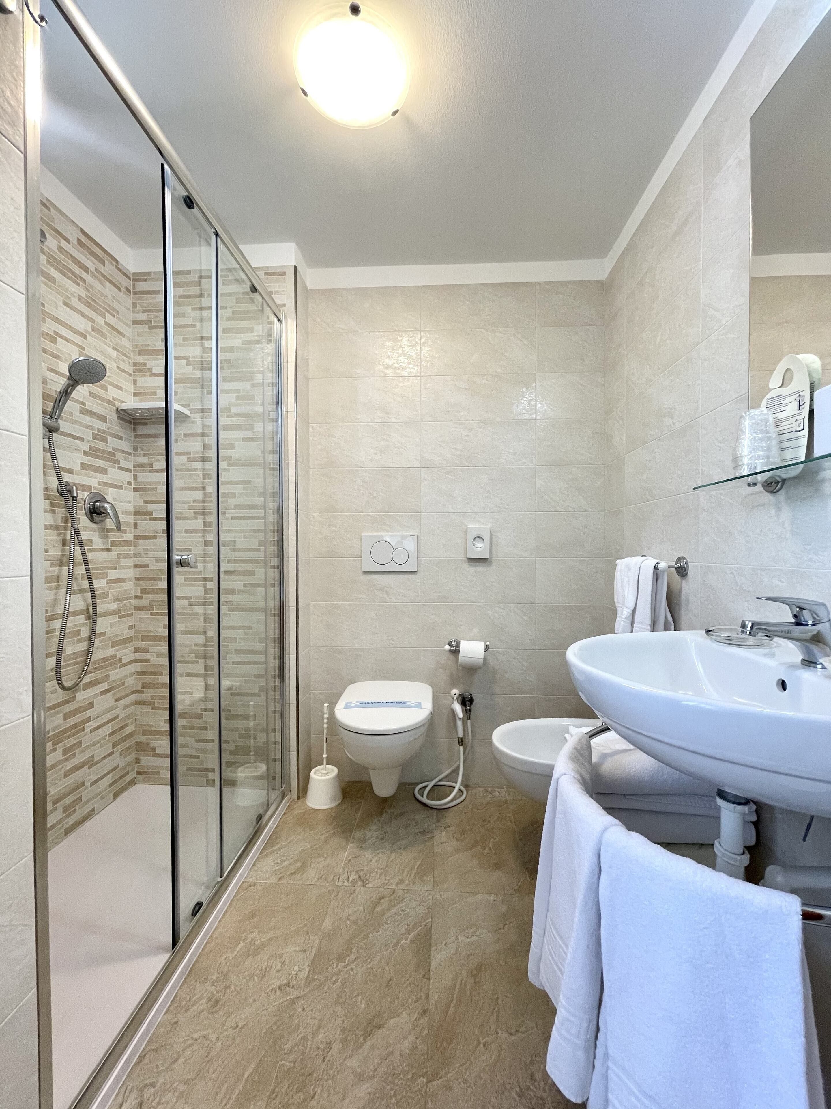 double room (1 beach umbrella, 2 sun beds) | minibar, in-room safe, desk, free wifi