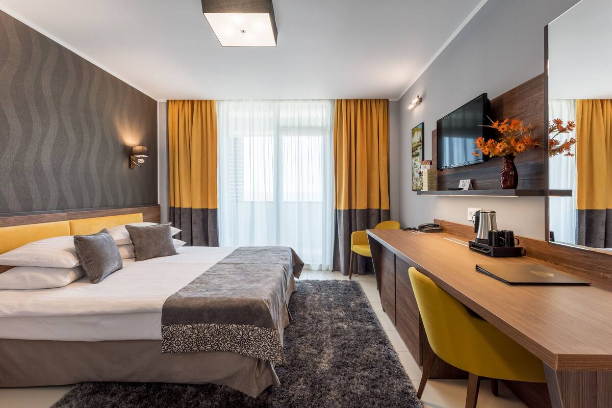 Premium bedding, Select Comfort beds, minibar, in-room safe