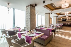 Breakfast, lunch and dinner served - Splendid Conference & Spa Hotel Adults Only (Constanta)
