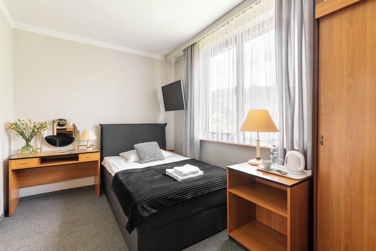 Standard Single Room | Televisyen