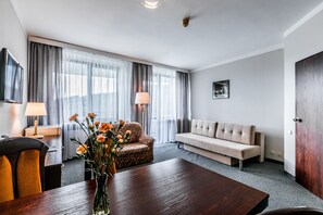 ファミリー 4 人部屋 禁煙 バルコニー | リビング エリア | 薄型テレビ