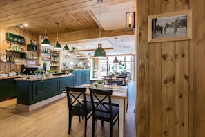 Breakfast, lunch, dinner served; local cuisine, garden views