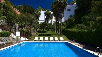 Indoor pool, seasonal outdoor pool, sun loungers