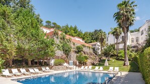 Piscine couverte, piscine extérieure (ouverte en saison)