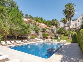 Indoor pool, seasonal outdoor pool, sun loungers
